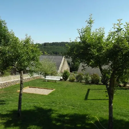 Holiday home Maison De Caractere 5 Ch, Spa, Jardin, 8 Pers, Saint-flour - Fr-1-742-279 Les Ternes